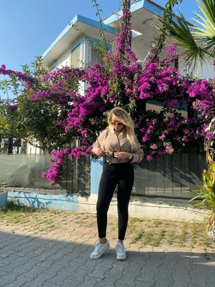 APOLETLİ KISA TRENÇKOT CAMEL
