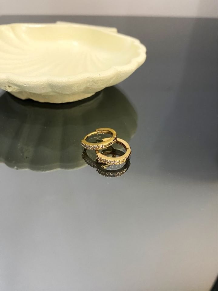 SVAROVSKİ TAŞLI GOLD KÜPE