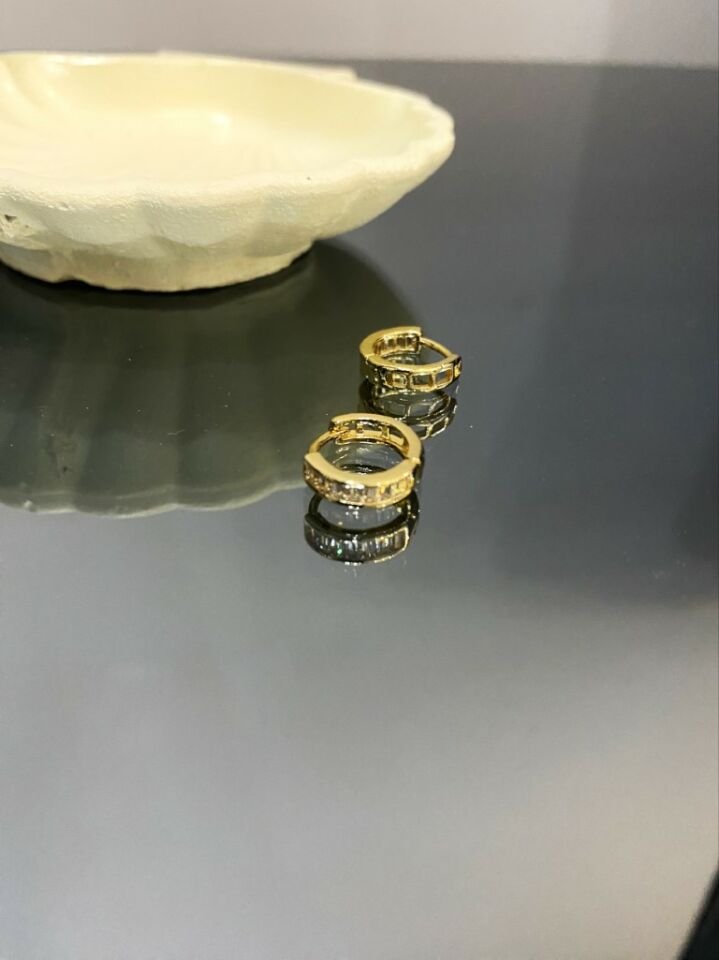 BAGET TAŞLI GOLD KÜPE